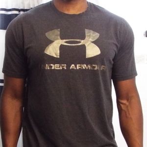 Under Armour T-shirt
